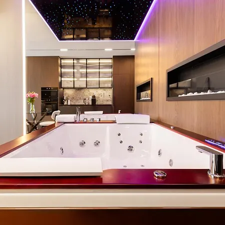 Native Wita Stwosza 24 Jacuzzi Apartamento Cracóvia