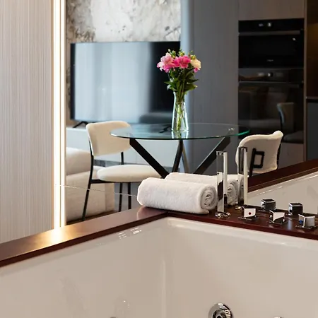 Apartamento Native Wita Stwosza 24 Jacuzzi Cracóvia