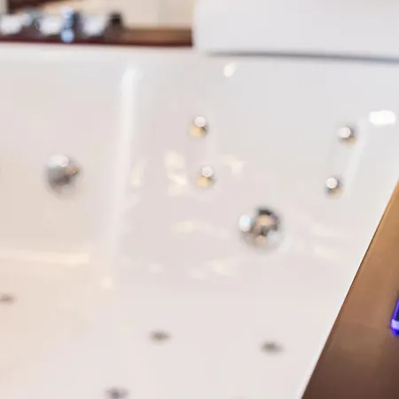 Native Wita Stwosza 24 Jacuzzi Apartamento *